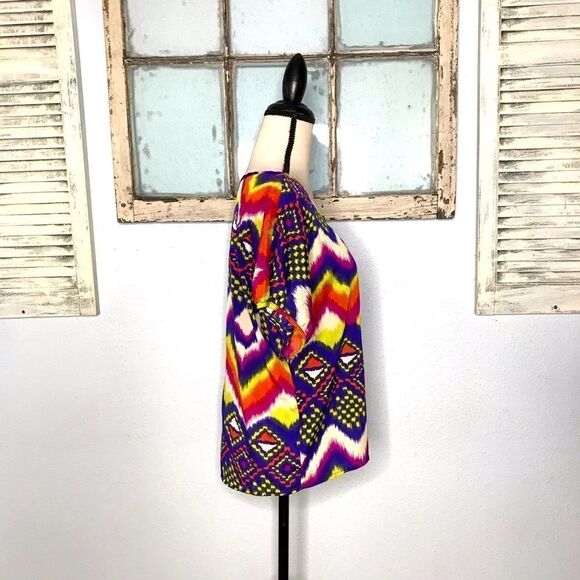 Fun & Funky Lightweight Blouse by Forever 21 - Picture 9 of 9